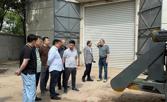 中石化相關(guān)公司、康發(fā)雙螺桿造粒機(jī)與新疆鵬安能源科技有限責(zé)任就關(guān)于廢塑料分選技術(shù)合作洽談