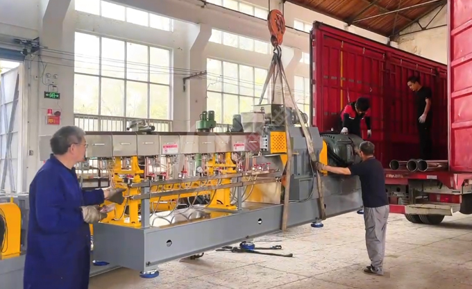 康發(fā)JSH-65/150雙階式單、雙螺桿造粒機(jī)組系列成功發(fā)貨！致力為客戶提供定制化生產(chǎn)解決方案！